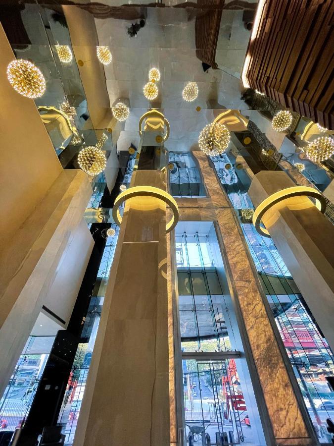 Safi Royal Luxury Metropolitan Ξενοδοχείο San Pedro Garza Garcia Εξωτερικό φωτογραφία The interior of the shopping mall