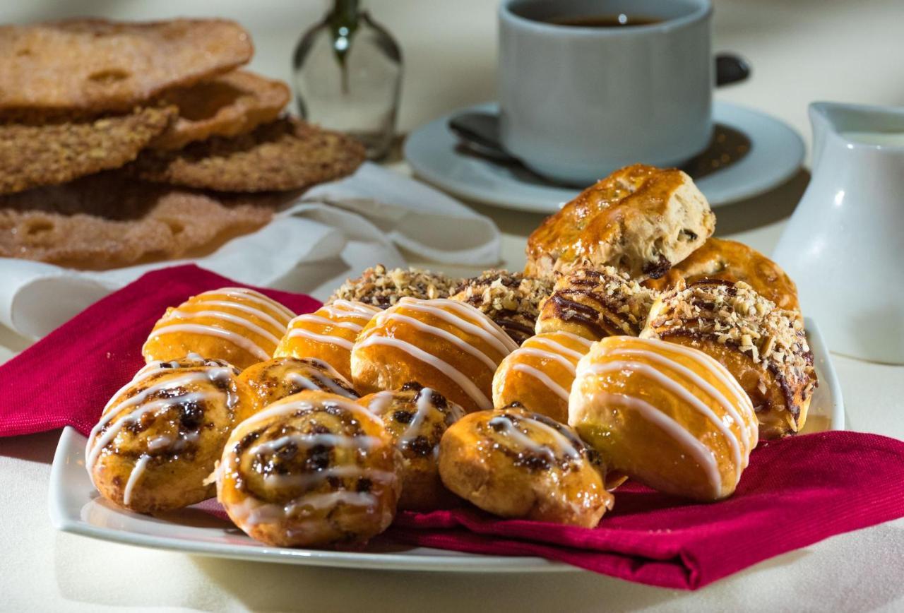 Safi Royal Luxury Metropolitan Ξενοδοχείο San Pedro Garza Garcia Εξωτερικό φωτογραφία A selection of Danish pastries