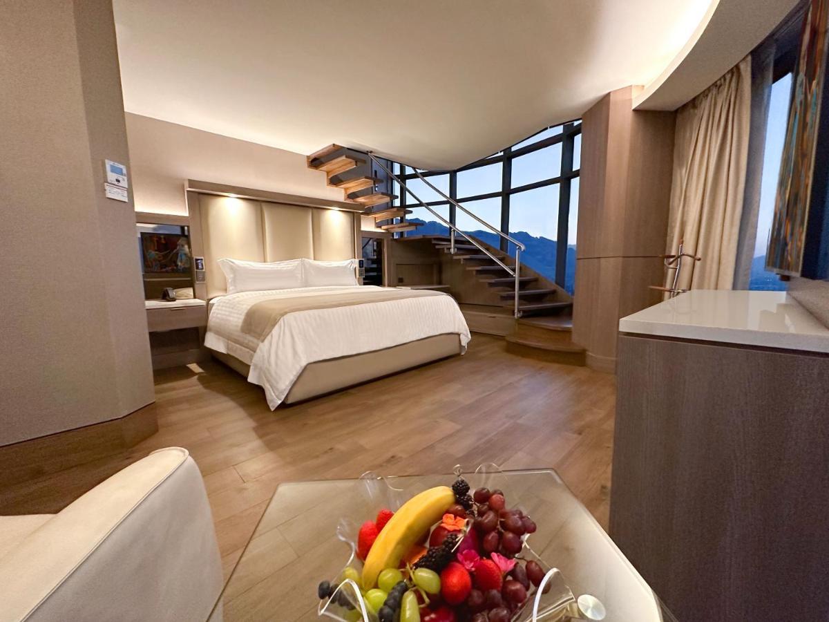 Safi Royal Luxury Metropolitan Ξενοδοχείο San Pedro Garza Garcia Εξωτερικό φωτογραφία A suite at the hotel