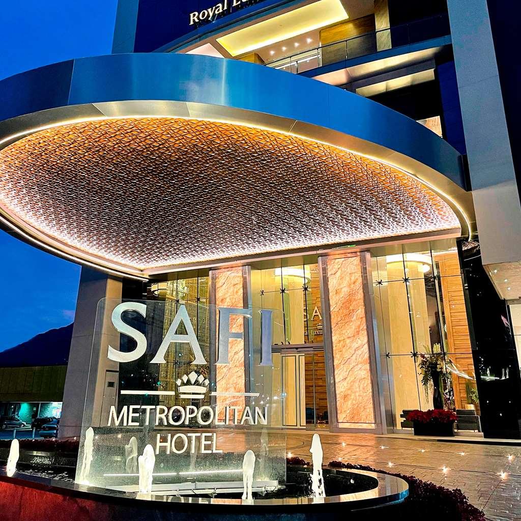 Safi Royal Luxury Metropolitan Ξενοδοχείο San Pedro Garza Garcia Εξωτερικό φωτογραφία The entrance of the hotel