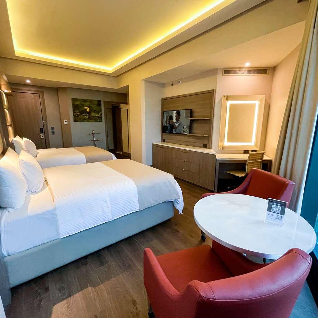 Safi Royal Luxury Metropolitan Ξενοδοχείο San Pedro Garza Garcia Δωμάτιο φωτογραφία A room at the hotel