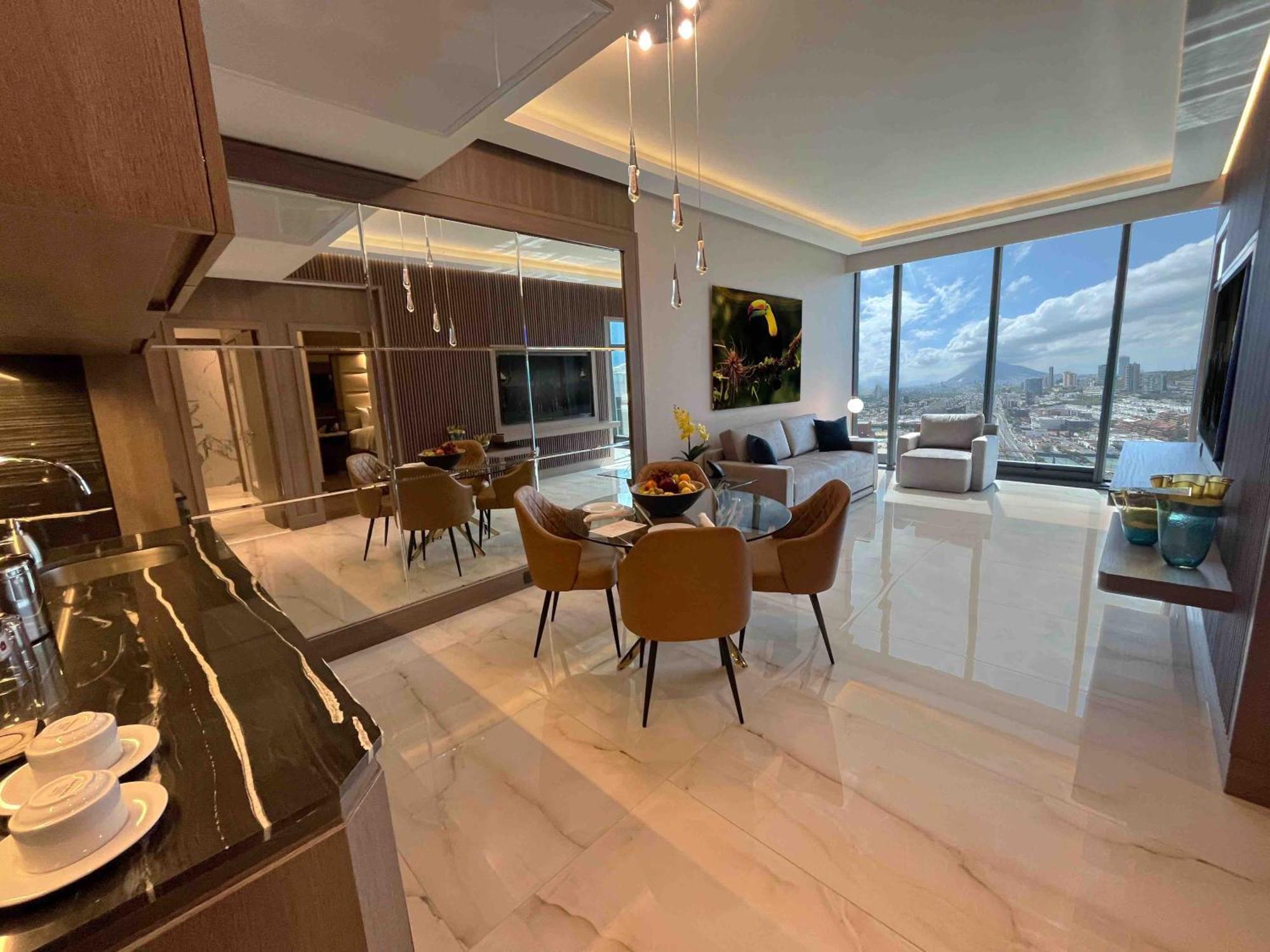 Safi Royal Luxury Metropolitan Ξενοδοχείο San Pedro Garza Garcia Εξωτερικό φωτογραφία The interior of a penthouse at One River North